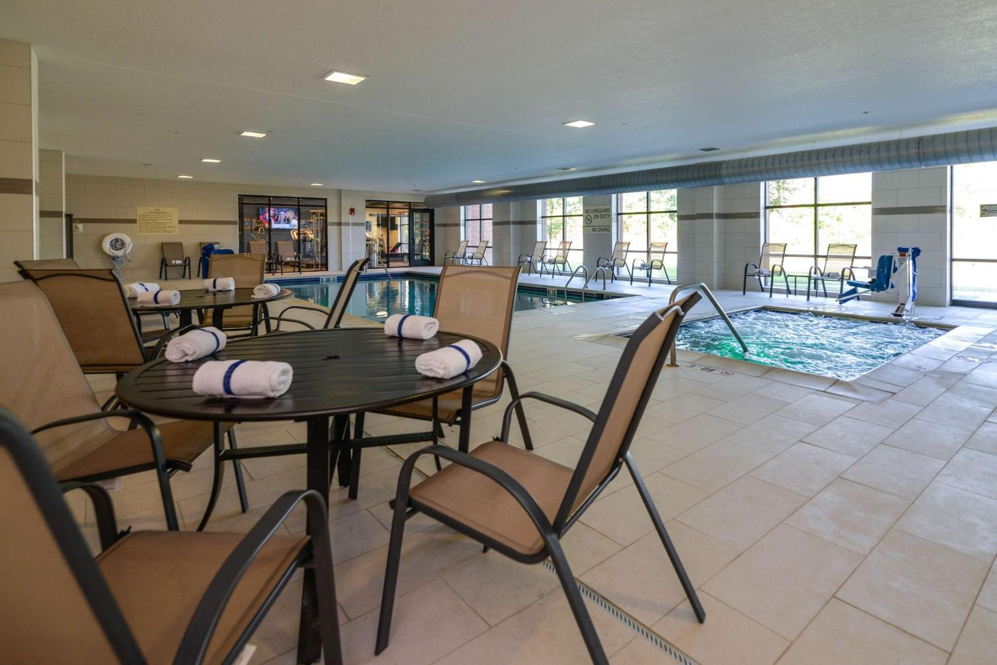 Hampton Inn Brighton Mi Экстерьер фото