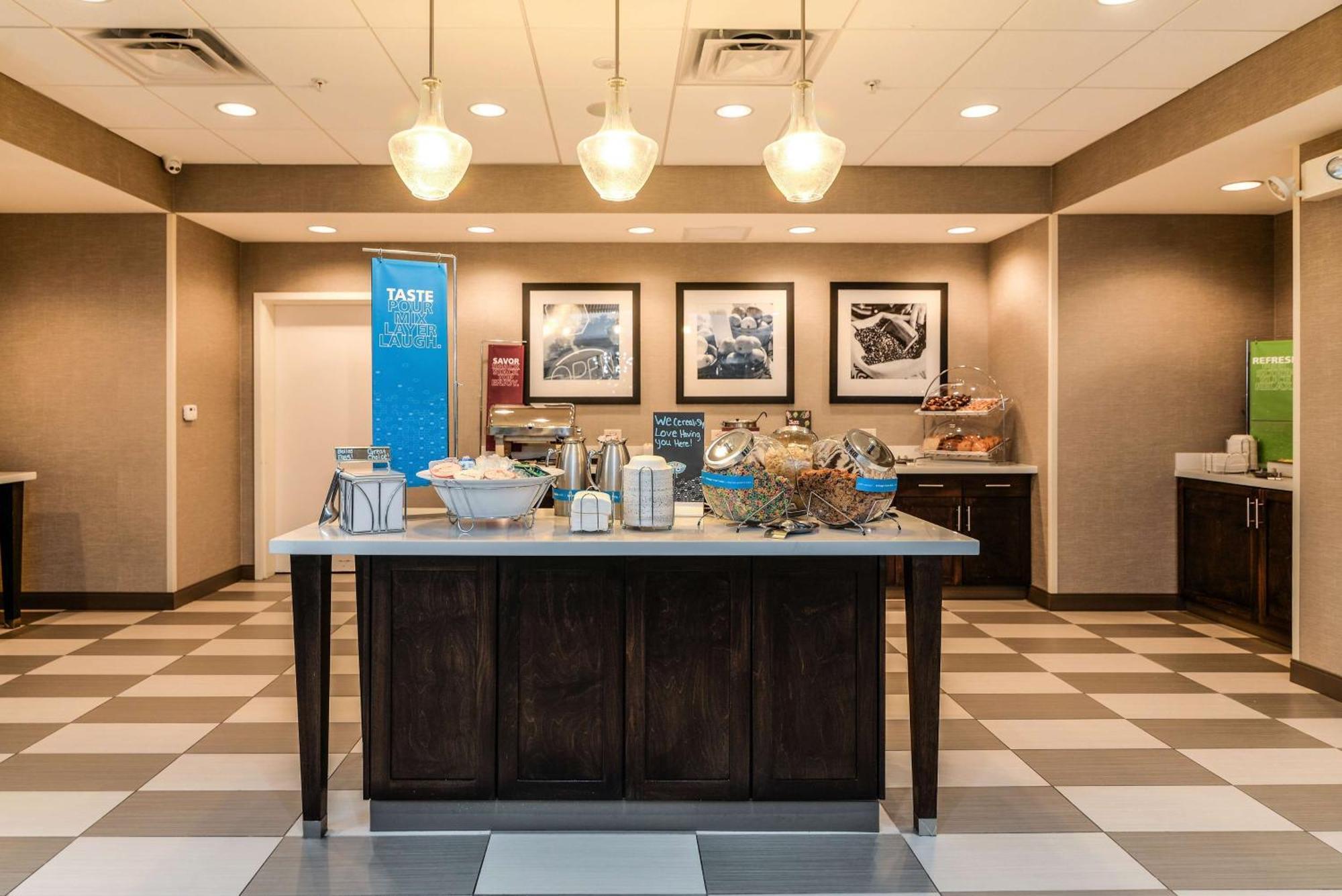 Hampton Inn Brighton Mi Экстерьер фото